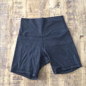 Lululemon formulate emboss bike short 6
